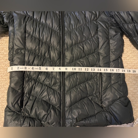 Eddie Bauer Charcoal Puffer Jacket with Faux Fur Hood - Picture 11 of 12